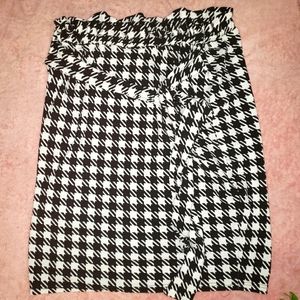 Houndstooth pencil Skirt with attached Belt size XL Stretchy